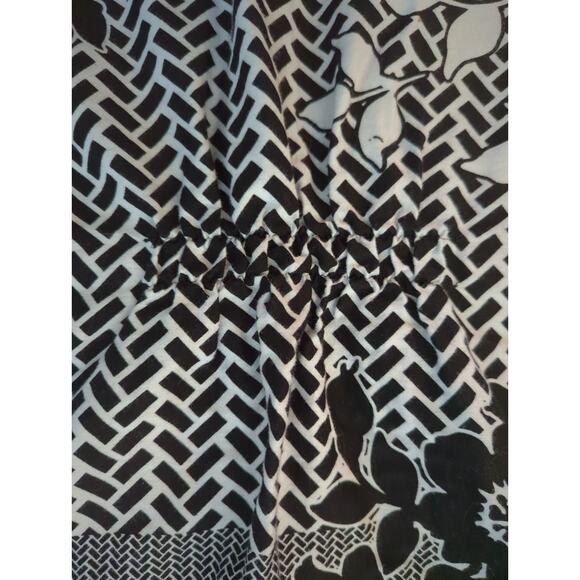 Koi Kathy Peterson 2 Pocket Floral Scrubs Black White 1/4 Button Womens Size XS - Picture 8 of 8